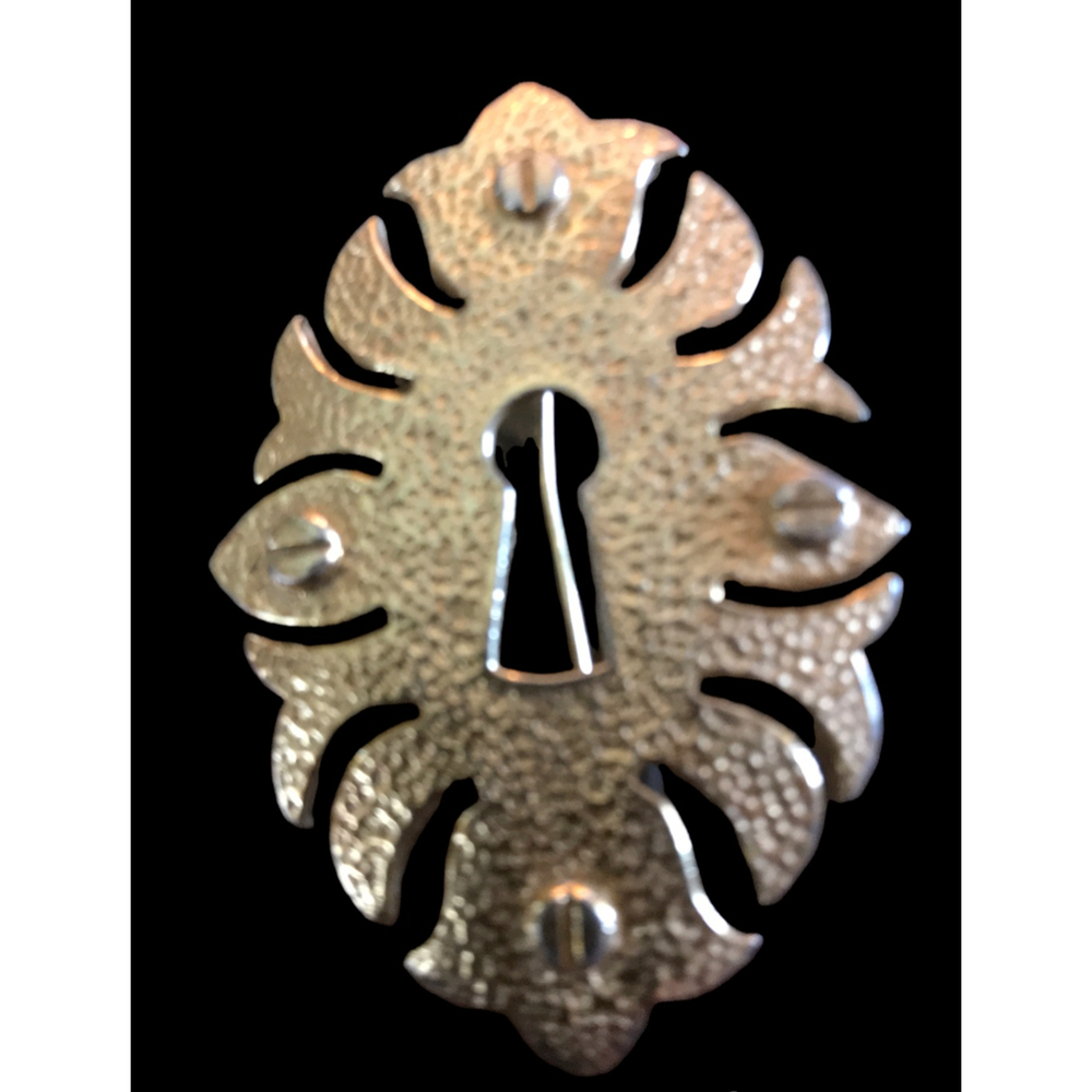 Vintage Castle Cliff Signed Gold Tone Keyhole Brooch